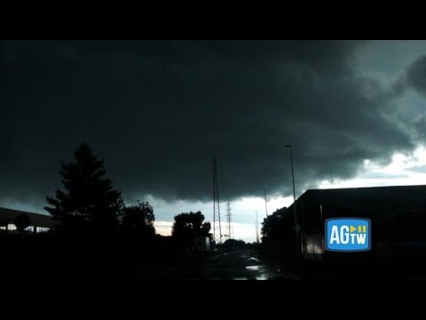 Accumuli temporaleschi sui cieli della Lombardia: le immagini da Desio