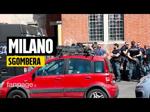 Milano, sgomberato ex centro vaccinale dove vivevano famiglie senza casa: “C’erano anche bambini”