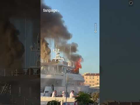 Saint-Tropez, il maxi yacht Sea Lady II, 41 metri di lusso battente bandiera maltese, è stato avvolt