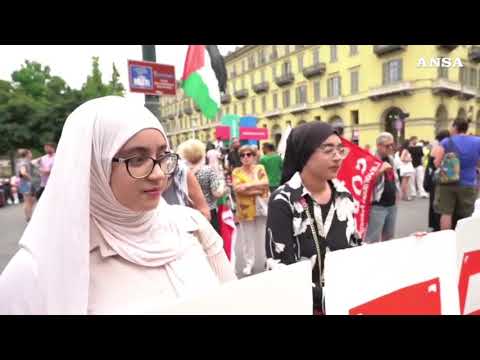Torino, corteo pro-Palestina sfila per le vie del centro