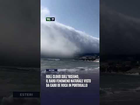 Roll Cloud sull’oceano, il raro fenomeno naturale visto da Cabo de Roca in Portogallo