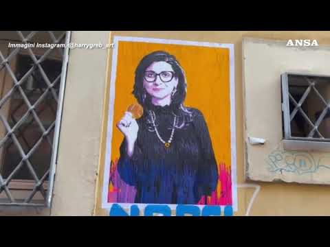 Gaza, su un muro di Roma il Nobel per la pace a Francesca Albanese