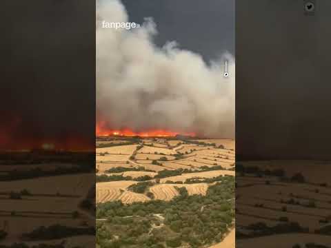 Vasto incendio in Catalogna, due morti e 20mila persone chiuse in casa