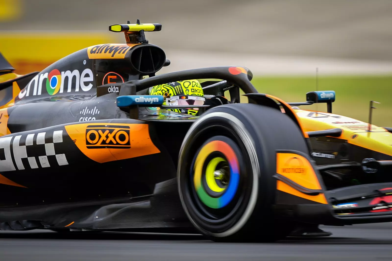 Norris vince Gp Ungheria su Piastri e Russell, Leclerc 4°