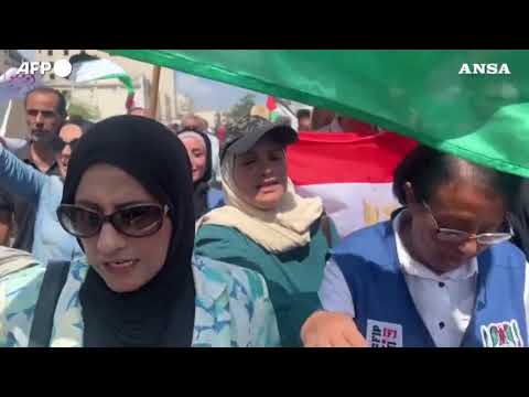 Gaza City, manifestazione per chiedere la fine dei bombardamenti