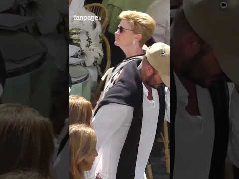 Vacanze italiane per David e Victoria Beckam: passeggiano per Capri