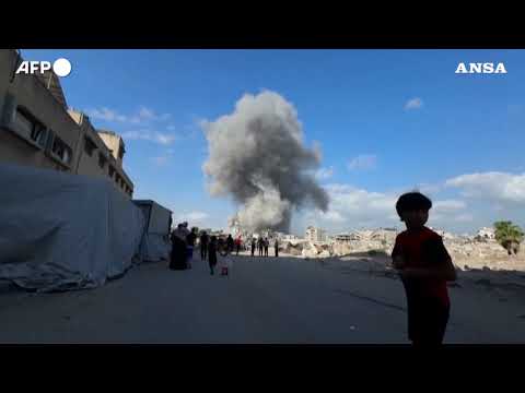 Bombardamenti su Gaza City, incessante l’offensiva israeliana nella zona