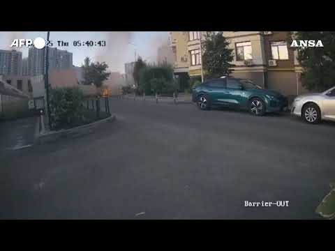 Kiev, una delle esplosioni catturata da una telecamera di sicurezza