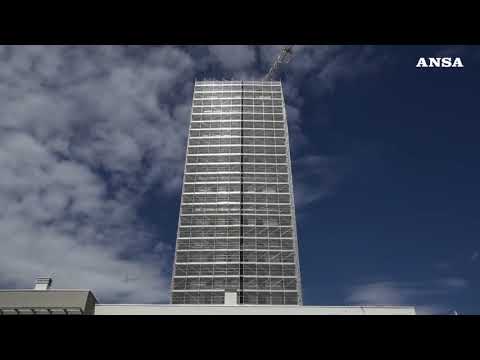 Milano, la Torre dei Moro bruciata nel 2021 diventera’ la Torre Seta