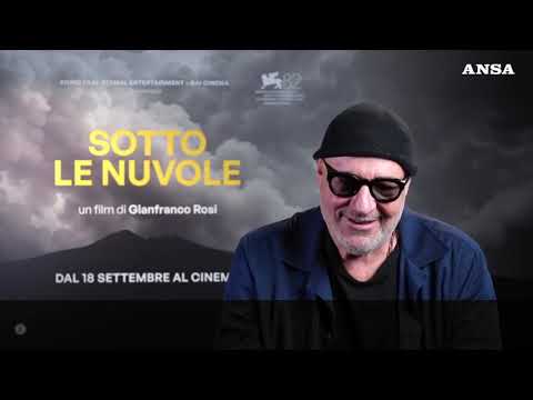 Festival di Venezia, Rosi: “Napoli una macchina del tempo in bianco e nero”