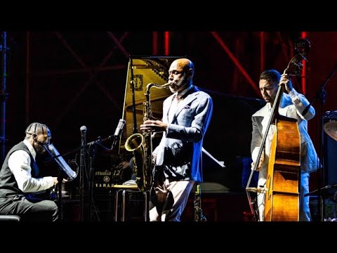 Joshua Redman, il live del sassofonista californiano alla Casa del Jazz. Platea gremita e applausi