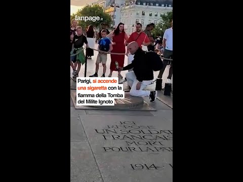 Parigi, si accende una sigaretta con la fiamma della Tomba del Milite Ignoto