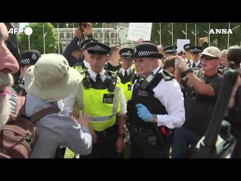 Londra, protesta pro Palestine Action: arresti di massa della polizia
