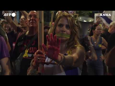 In migliaia a Tel Aviv manifestano per la fine della guerra a Gaza