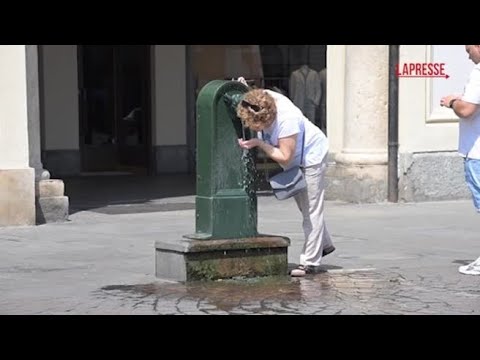 Caldo estremo in città, a Torino si cerca la collina e ci si bagna nelle fontane
