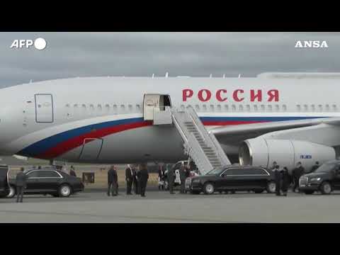 Putin lascia la base militare statunitense dopo il vertice con Trump