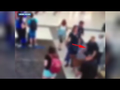 Stazione Centrale, cerca di salire sul treno con la pistola: bloccato