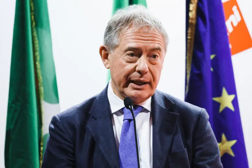 Urso “Il dossier auto è strategico, l’Europa deve agire”