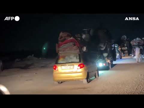 Continua l’offensiva a Gaza, migliaia in fuga verso sud