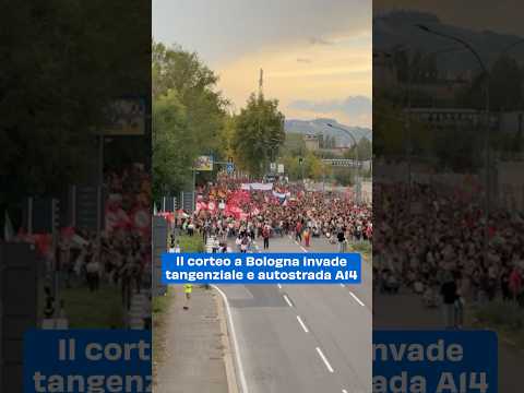 Il corteo a Bologna ha invaso improvvisamente l’autostrada, bloccando le corsie, e la tangenziale