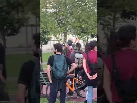 Pro Pal davanti al Beccaria per due minori arrestati in corteo, i detenuti sventolano lenzuola infuo