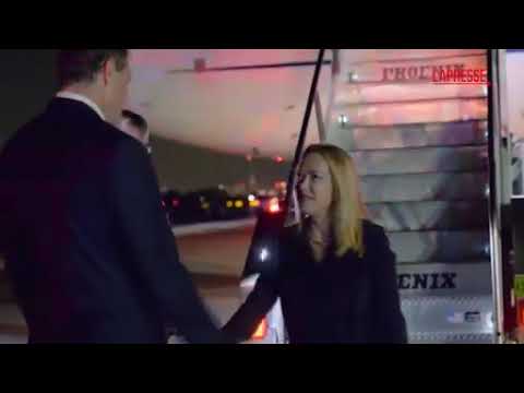 Giorgia Meloni è arrivata a New York: le immagini dall’aeroporto JFK