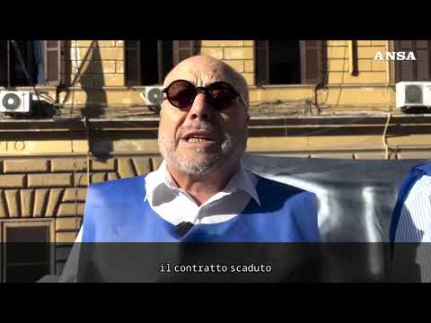 Carceri, la protesta della polizia penitenziaria: “Ogni giorno una mattanza”