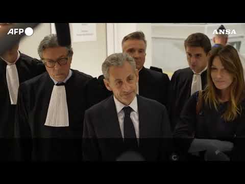 Nicolas Sarkozy: “Dormiro’ in carcere, ma a testa alta”
