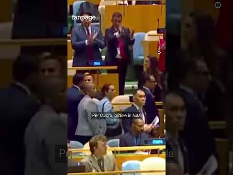 Netanyahu inizia a parlare alle Nazioni Unite, pioggia di fischi: le delegazioni lasciano l’aula