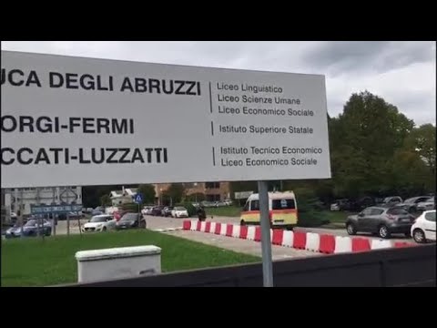 Treviso, spray urticante durante la ricreazione in una scuola: 10 studenti intossicati