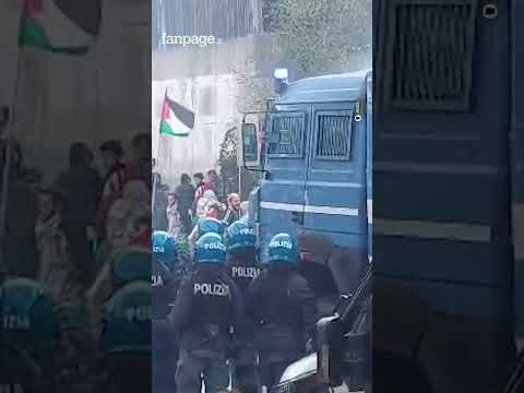 Torino, cariche della polizia al corteo per Gaza