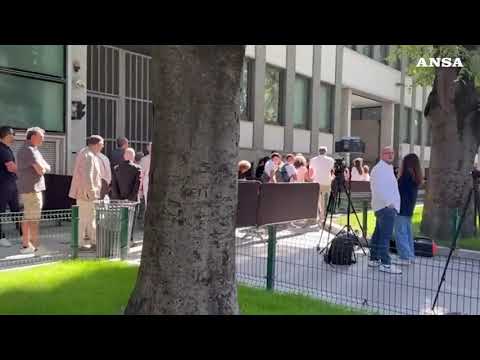Secondo giorno di camera ardente di Armani, lunga fila dalle 7