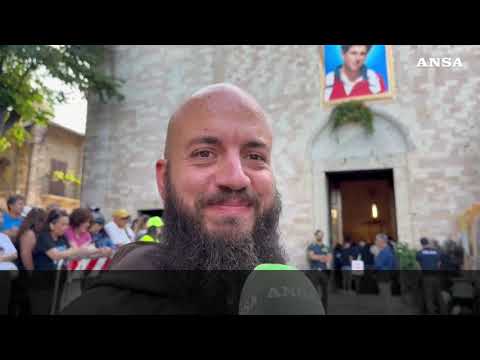 Folla di fedeli ad Assisi per la canonizzazione di Carlo Acutis