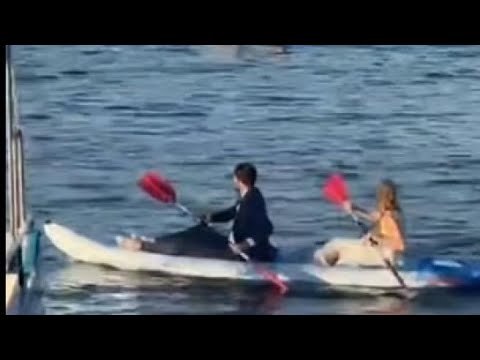 A Punta Licosa dopo il «sì» corteo nuziale in kayak