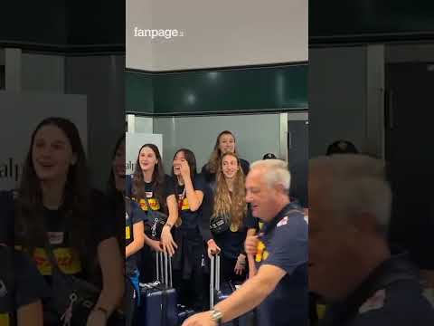 Le campionesse del mondo di Italvolley travolte dall’entusiasmo a Malpensa