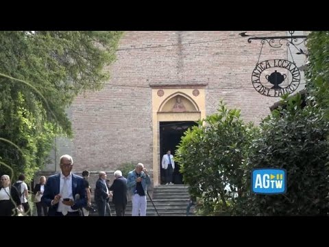 A Rivalta i funerali di Giorgio Armani, i cittadini: «Siamo contenti che ritorni qui»