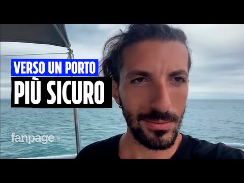 Attivisti sulle navi della Flotilla attaccate in Tunisia: “Ci spostiamo verso un porto più sicuro”
