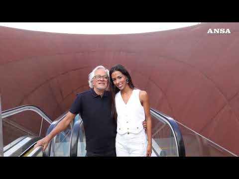 De Luca all’inaugurazione della nuova fermata della metro, simbolo di Napoli contemporanea