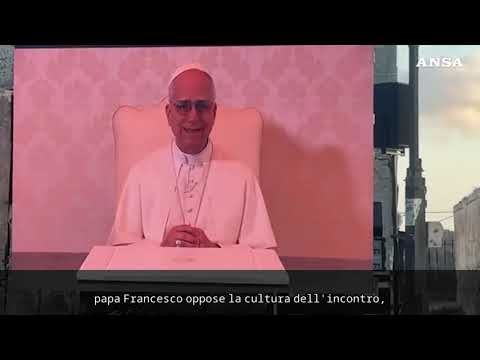 Il Papa ai lampedusani: “Non arrendiamoci alla globalizzazione dell’indifferenza”