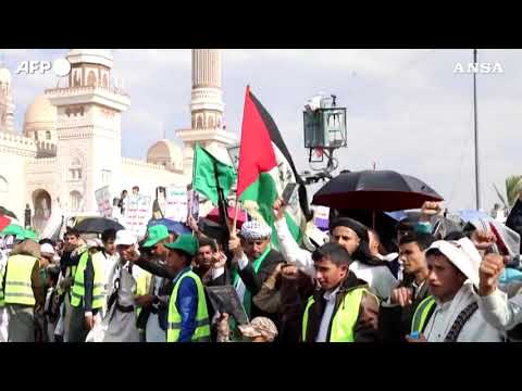 Yemen, nuovo maxi-raduno a sostegno dei palestinesi e contro Israele