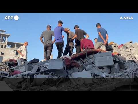 Raid israeliani su Gaza: “Abbiamo tirato fuori corpi di bambini a pezzi”