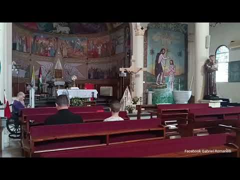 A Gaza i fedeli pregano in Chiesa e si sente il boato delle bombe