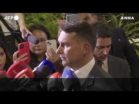 Bolsonaro in ospedale a Brasilia, il figlio: “E’ stabile”