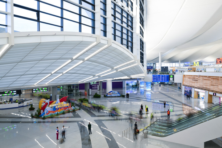 Cina: inaugurato a Urumqi centro di servizi aeroportuali per arrivi stranieri