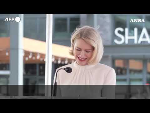 Naomi Watts premiata con una stella sulla Hollywood Walk of Fame di Los Angeles