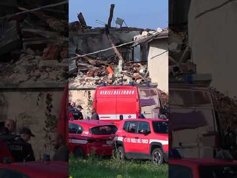 Esplosione durante lo sgombero a Castel D’Azzano (Verona), la vista dal drone
