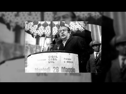 Addio a Franco Castrezzati: il momento dello scoppio della bomba mentre parla in Piazza della Loggia