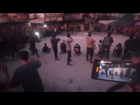 Il video choc da Gaza: Hamas giustizia in piazza sette oppositori accusati di tradimento