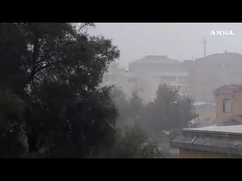 Maltempo a Cagliari, grandine e forte pioggia