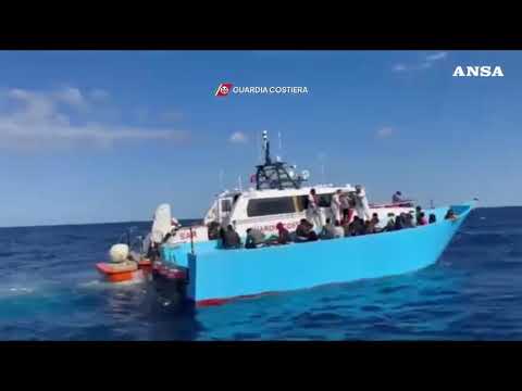 Migranti, in 91 soccorsi dalla Guardia costiera al largo di Lampedusa
